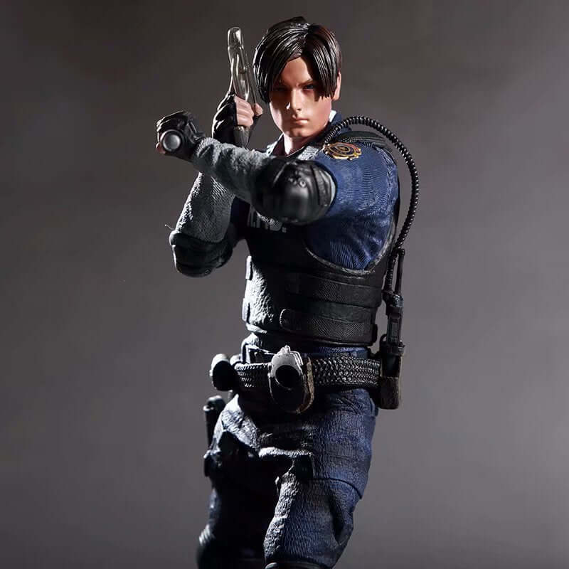 Resident Evil Leon S. Kennedy 1/6 Collectible Figure