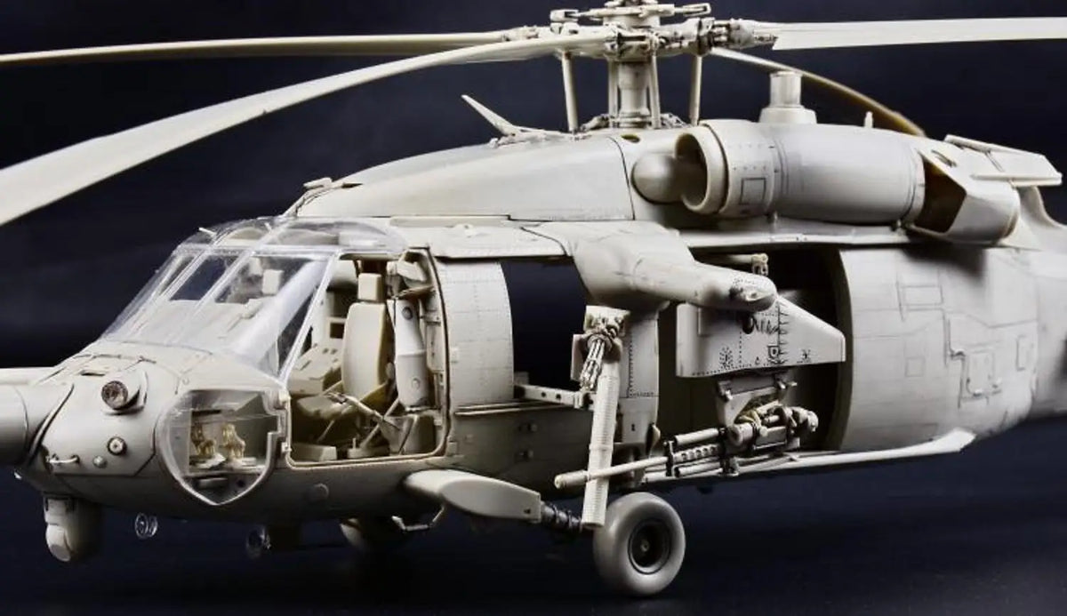 Kitty Hawk 1/35 MH-60L Blackhawk KH50005 Assemble Precision Model Kit (Figures and medal not included)