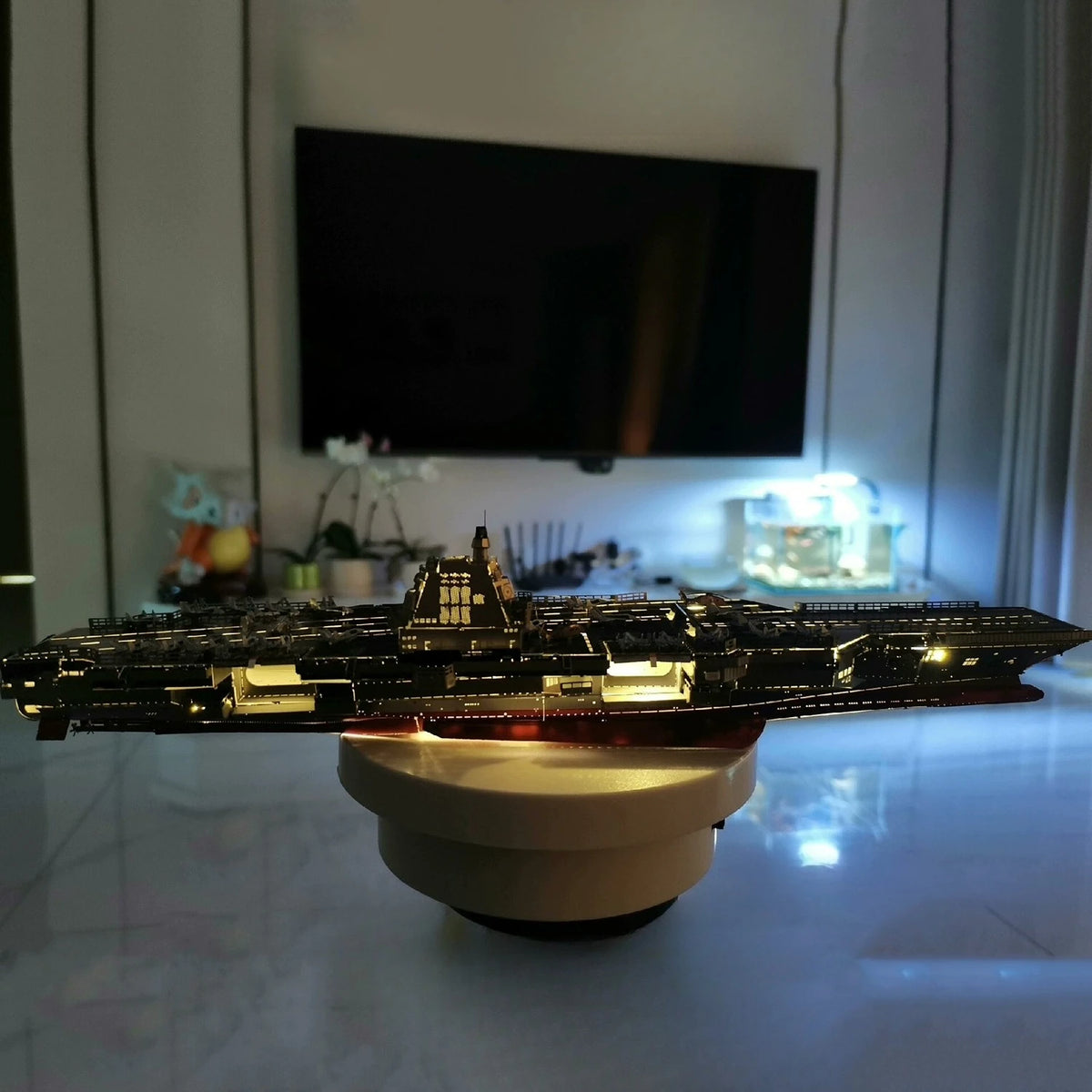 1/1000 Scale Fujian Aircraft Carrier Model 33cm Made of Metal Equipped with Lights Ships Static Model Ship Toy Ornament