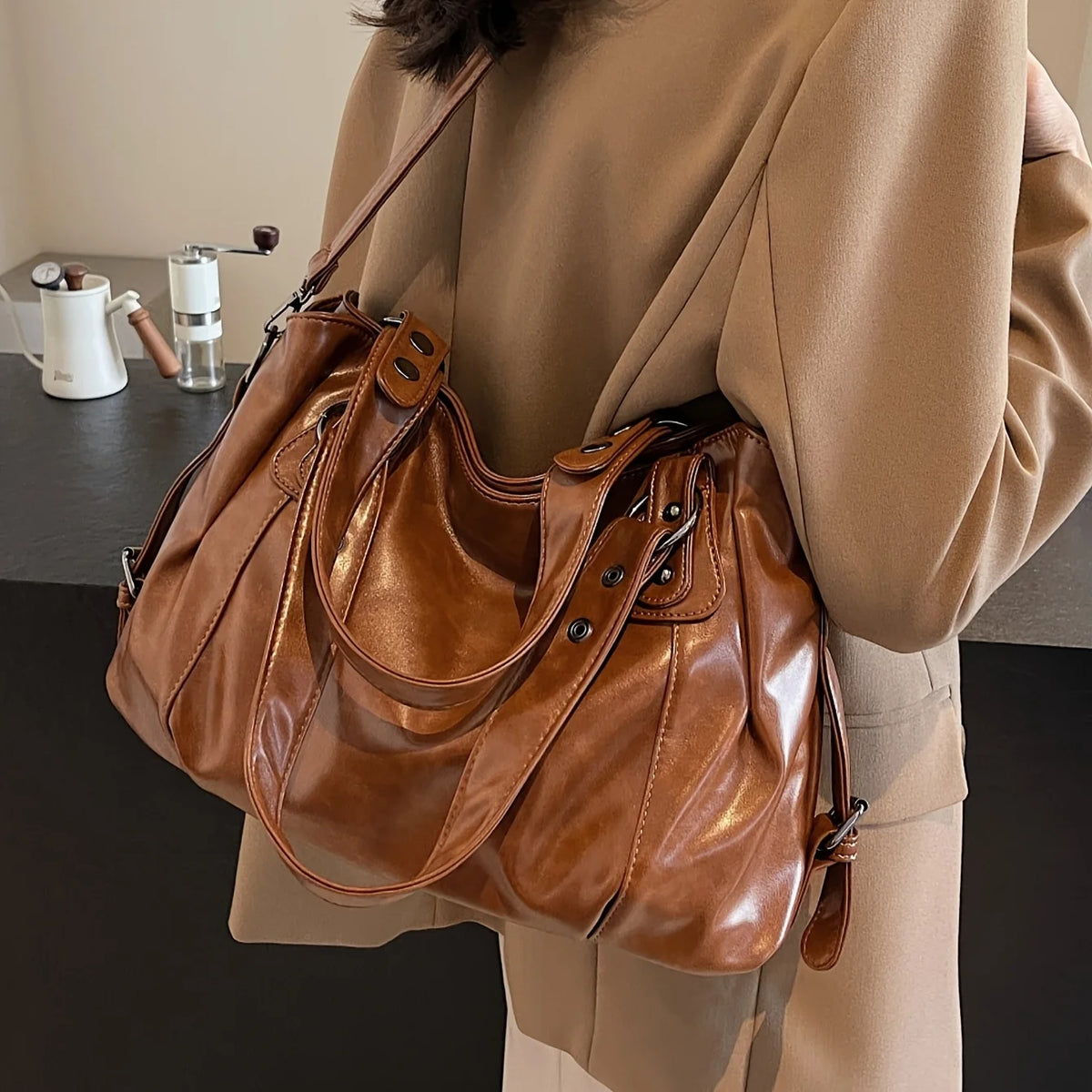 Large Capacity Vintage Leather Handbag with Zipper Closure, Crossbody Tote Bags, Fashion Versatile, Suitable for Commuting Use