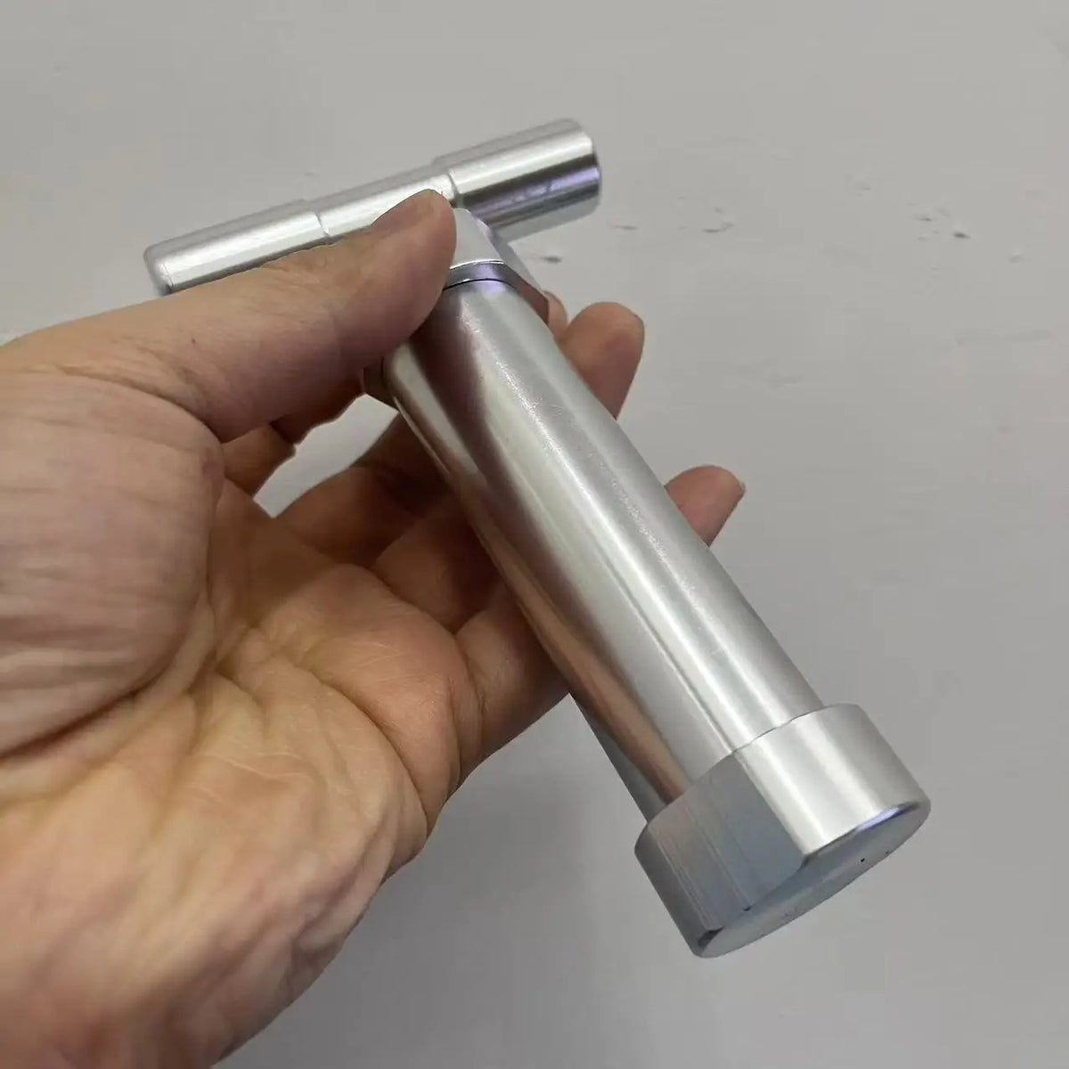 82mm*135mm Aluminum Hand Crusher Smoking Accessories Big Press Tools