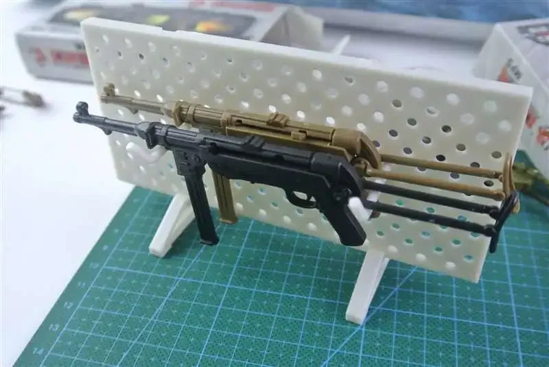1/6 MP40 Submachine Gun Plastic Assemble WWII Puzzle Model For 12" Soldiers Military Weapons Building Blocks