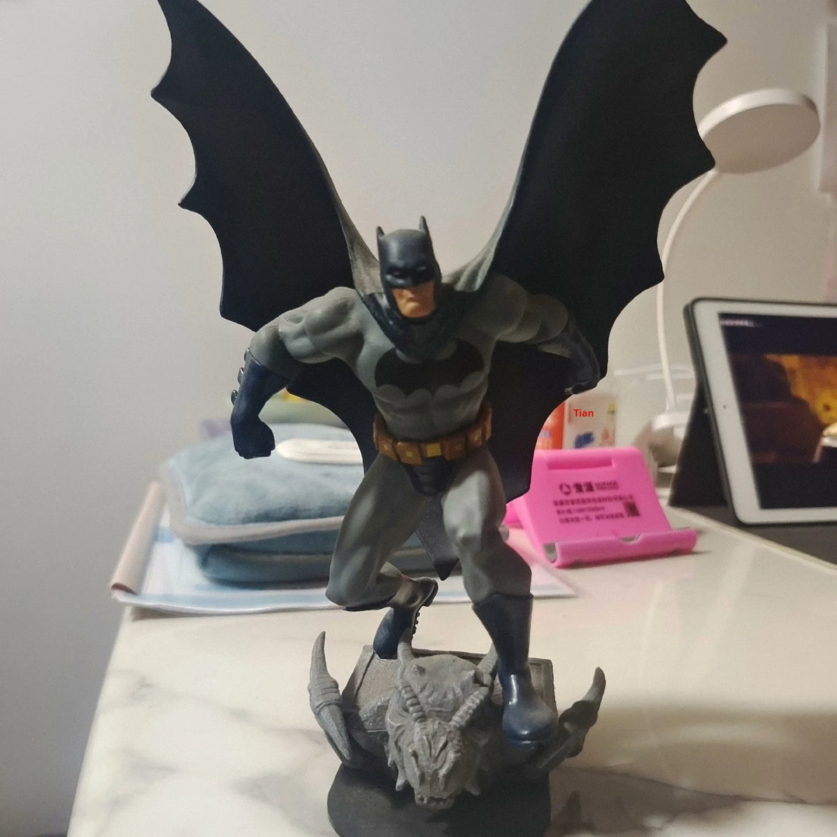 Authentic DC Universe Online Game Limited Edition Batman Figure With Gargoyle Base Statue Discontinued Collectible Ornament Gift
