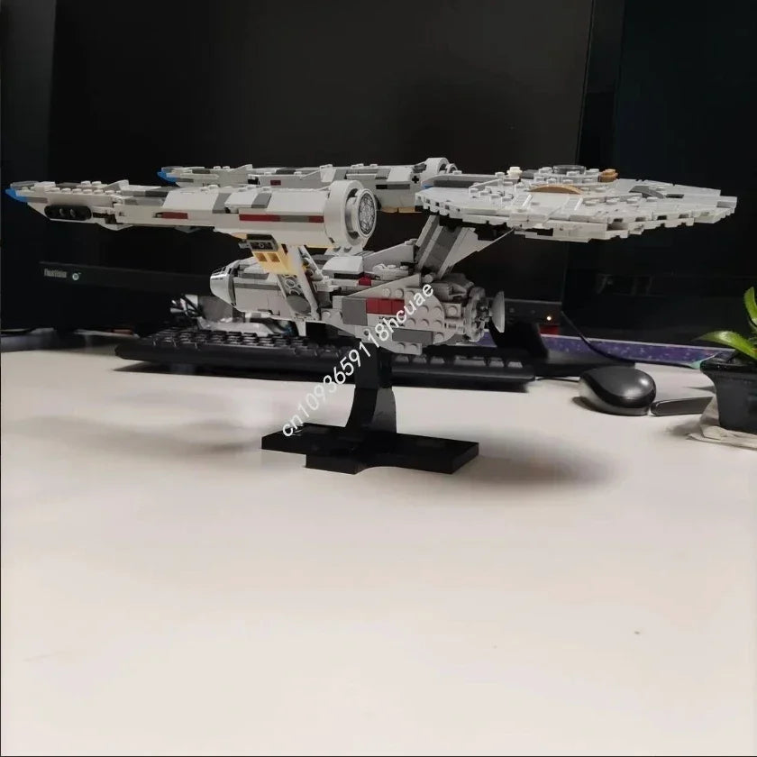 729pcs USS Enterprise NCC-1701 Midi-Scale Model Moc Building Blocks Bricks Diy Spaceship Creative Assembly Educational Toy Gift
