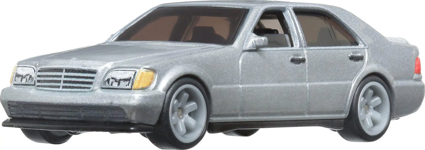 Hot Wheels Cars Premium Fast & Furious 1:64 Scale Die-Cast Car for Collectors Inspired by Fast & Furious Movie Franchise