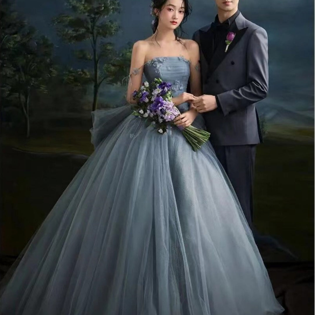 Couple Photo Tube Top Dress wedding party photo shooting event blue