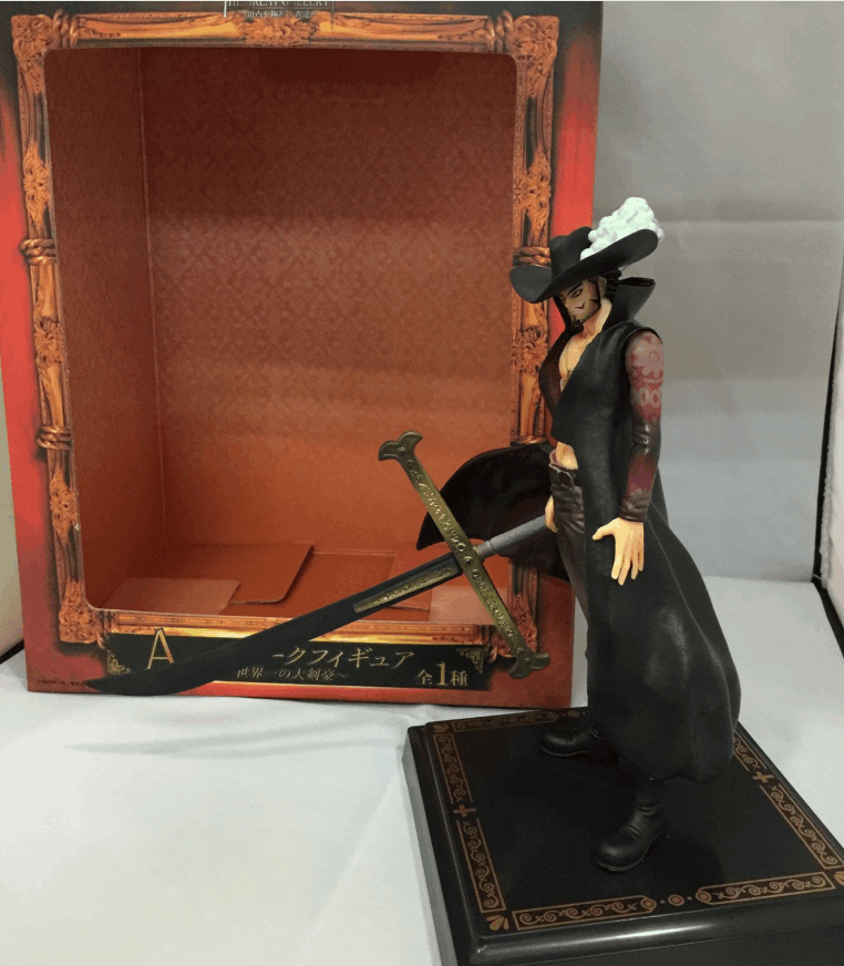 "One Piece Mihawk Figurine - Seven Warlords"