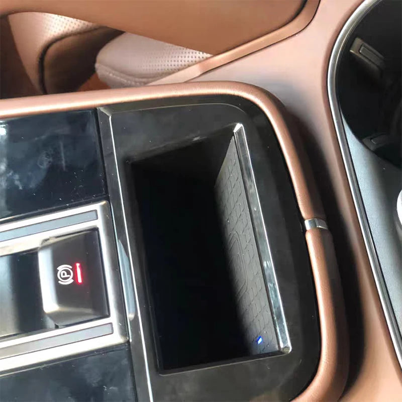 Car wireless charger for Porsche Cayenne 2016-2021 mobile phone charger 15w charger charging pad panel charging holder
