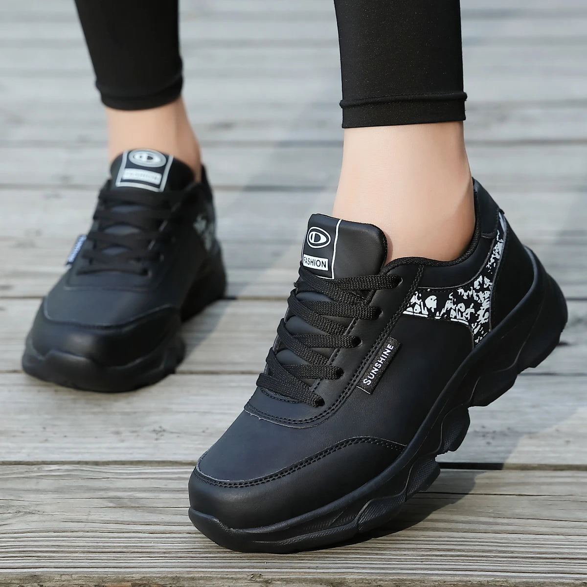 Women's Lightweight Lace-Up Casual Running Shoes, All Season Sneakers for Students Work Travel Outdoor Sports