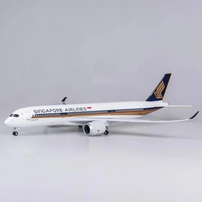 Singapore Airlines 47CM 1:142 Scale Model Aircraft A350 Airbus LED with LED Light(Touch or Sound Control) for Collection or Show