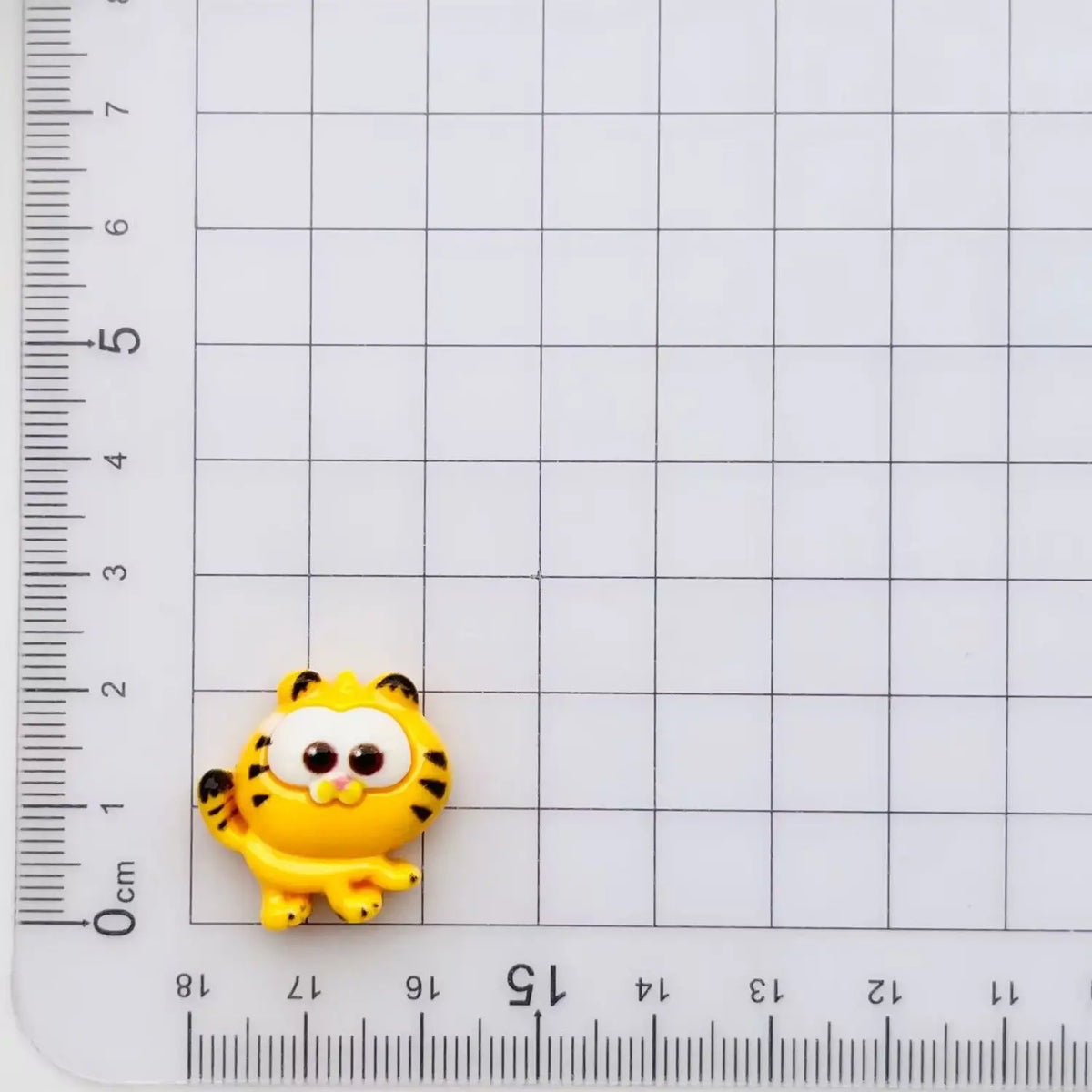 Garfield cartoon cute figurine resin accessories kawaii DIY phone case hairpin craft materials toys anime merchandise wholesale