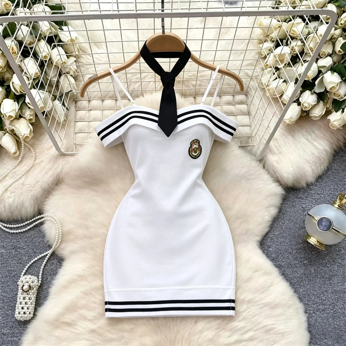Sexy Mini Dresses Hotsweet Uniform Style Club Slimming Dress Retro Striped One-Shoulder Bodycon Short Skirt Sleeveless Fashion