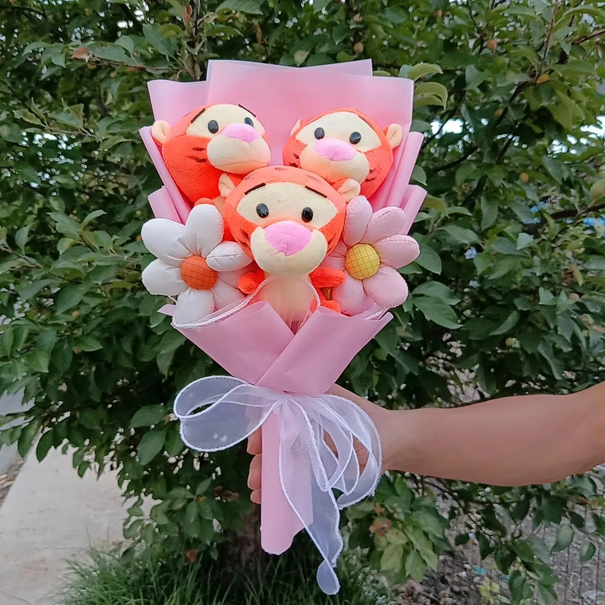Cartoon Winnie the Pooh Pig Plush Bouquet Handmade Flower Bouquet Plush Doll Wedding Graduation Valentine Christmas Birthday Gif