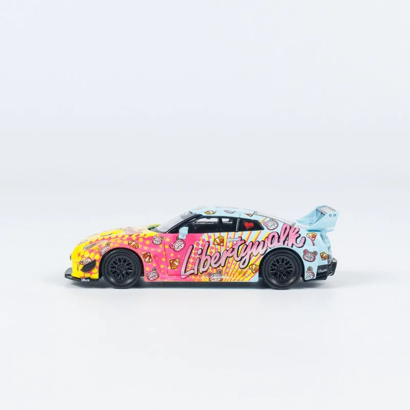 MINI GT 1:64 Nissan LB Nissan GTR R35 35GT-RR LBWK KUMA Graffiti Die Casting Alloy Car Model Desktop Decoration