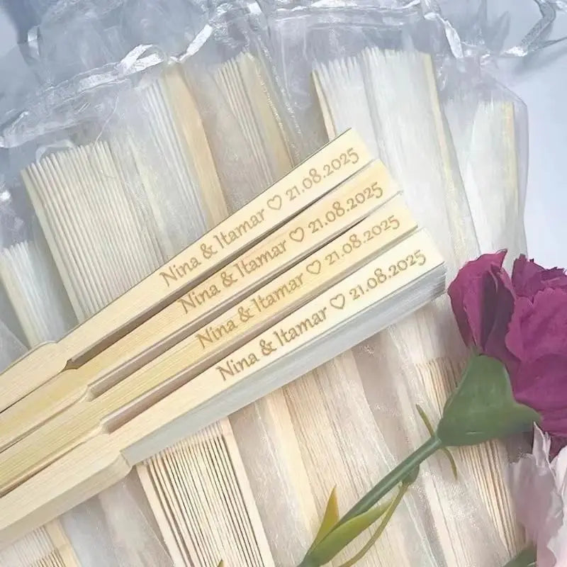 Personalized Custom White Silk Fans Bridal Shower Favors Wedding Hand Fans with Gift Bag for Party Accessory Guest Gifts