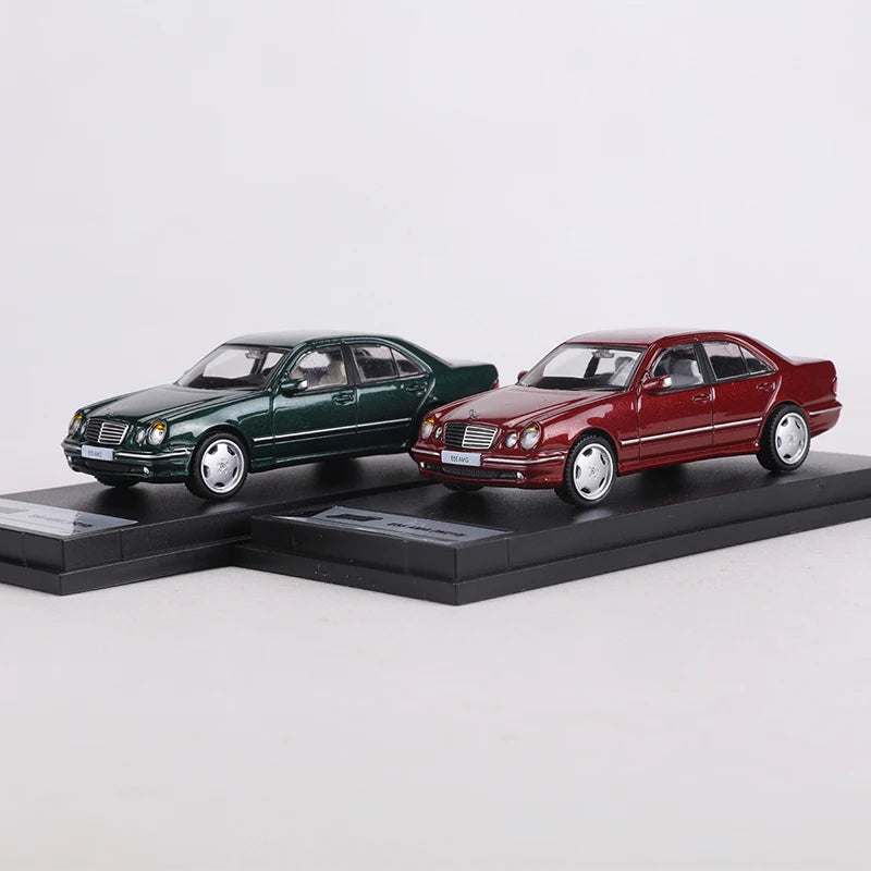 SHADOW 1:64 E55 W210 Alloy Model Car