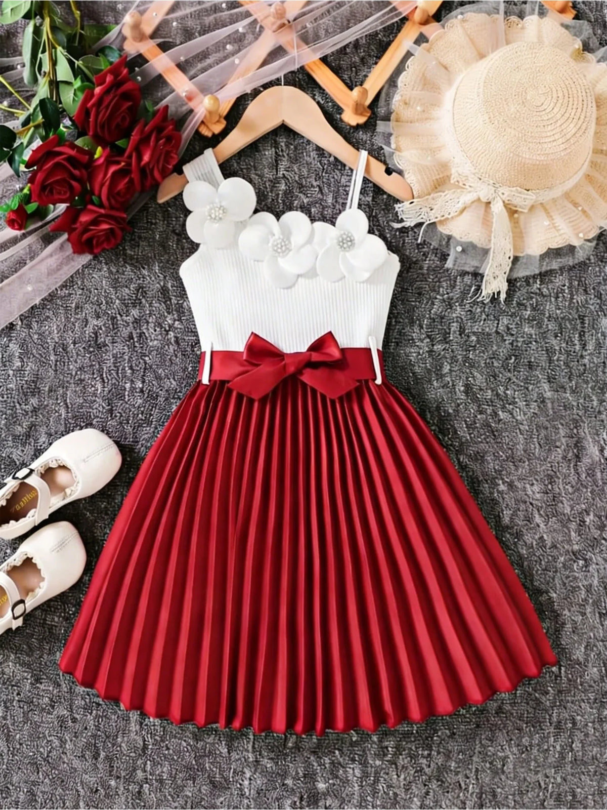 Cute and elegant girl color blocked pleated skirt sleeveless suspender solid color floral mid length dress