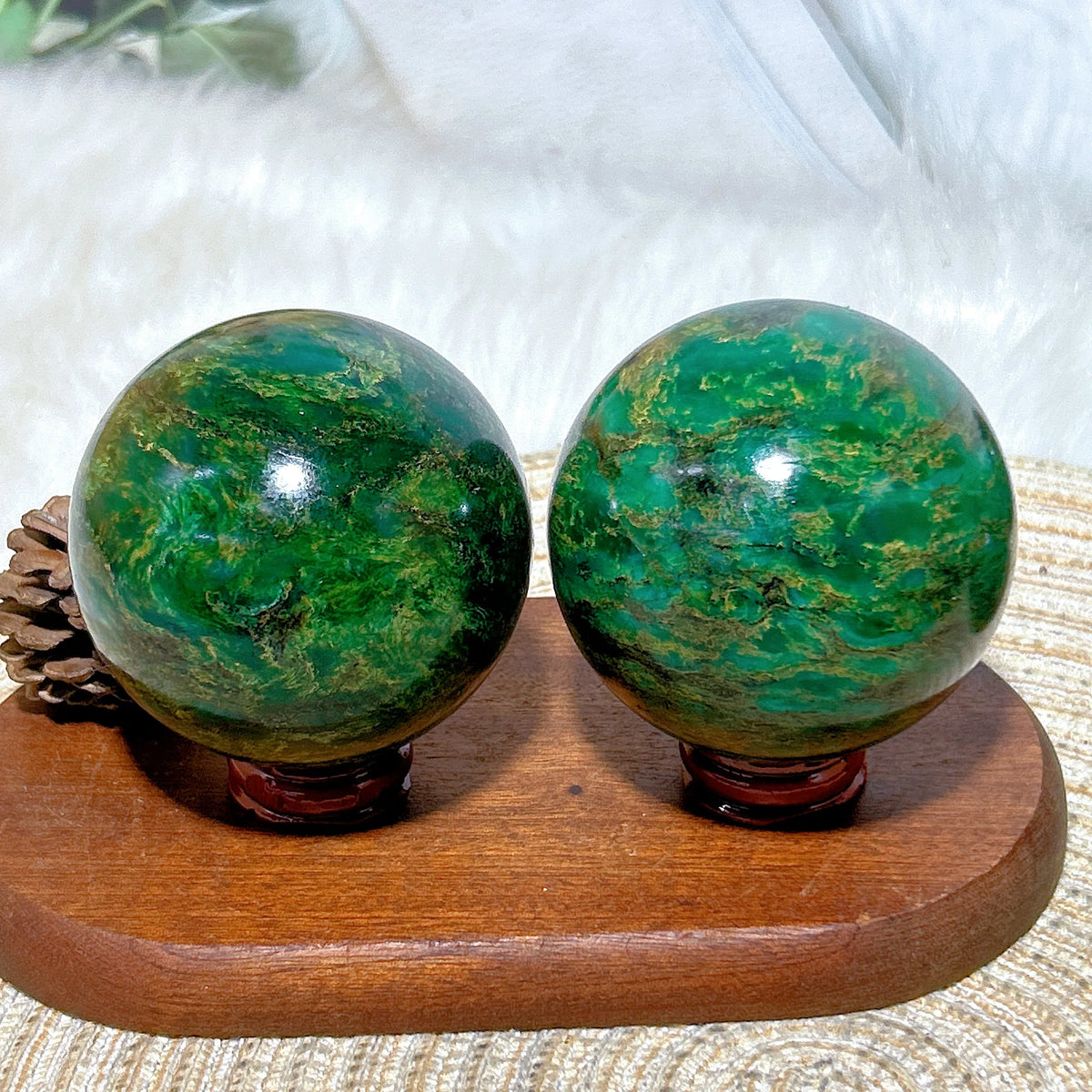 Healing Natural Crystal Emerald Sphere High Quality Polished Ball Gemstones Mineral Home Decorations Ornament Room Decor Gift