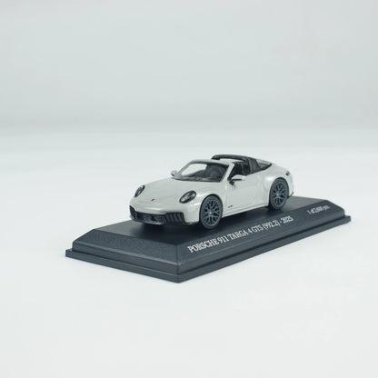 MINICHAMPS 1:64 911 (992.2) TARGA 4 GTS -2025- A realistic alloy car model for static display, boys' toy, adult collection piece