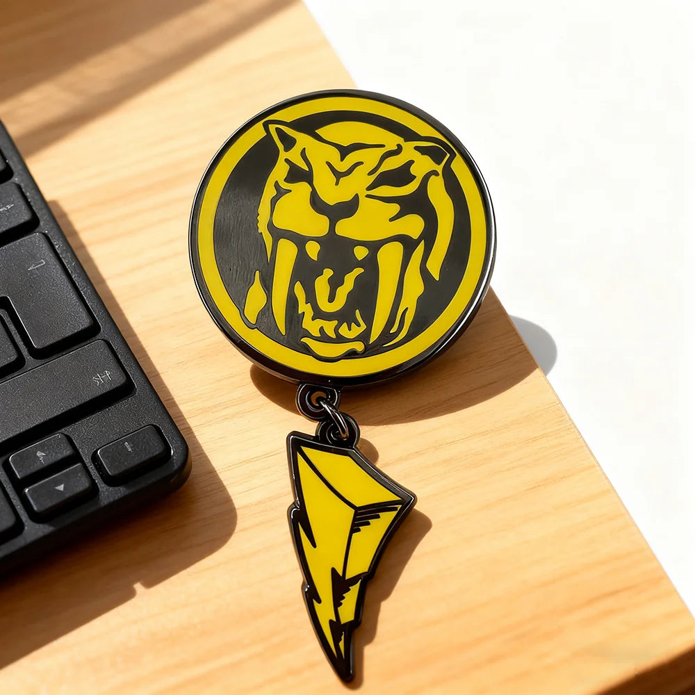 Mighty Morphin Power Rangers Yellow Ranger Enamel Pin Sabertooth Tiger Power Coin Brooch Lightning Bolt Pendant Metal Badge Gift