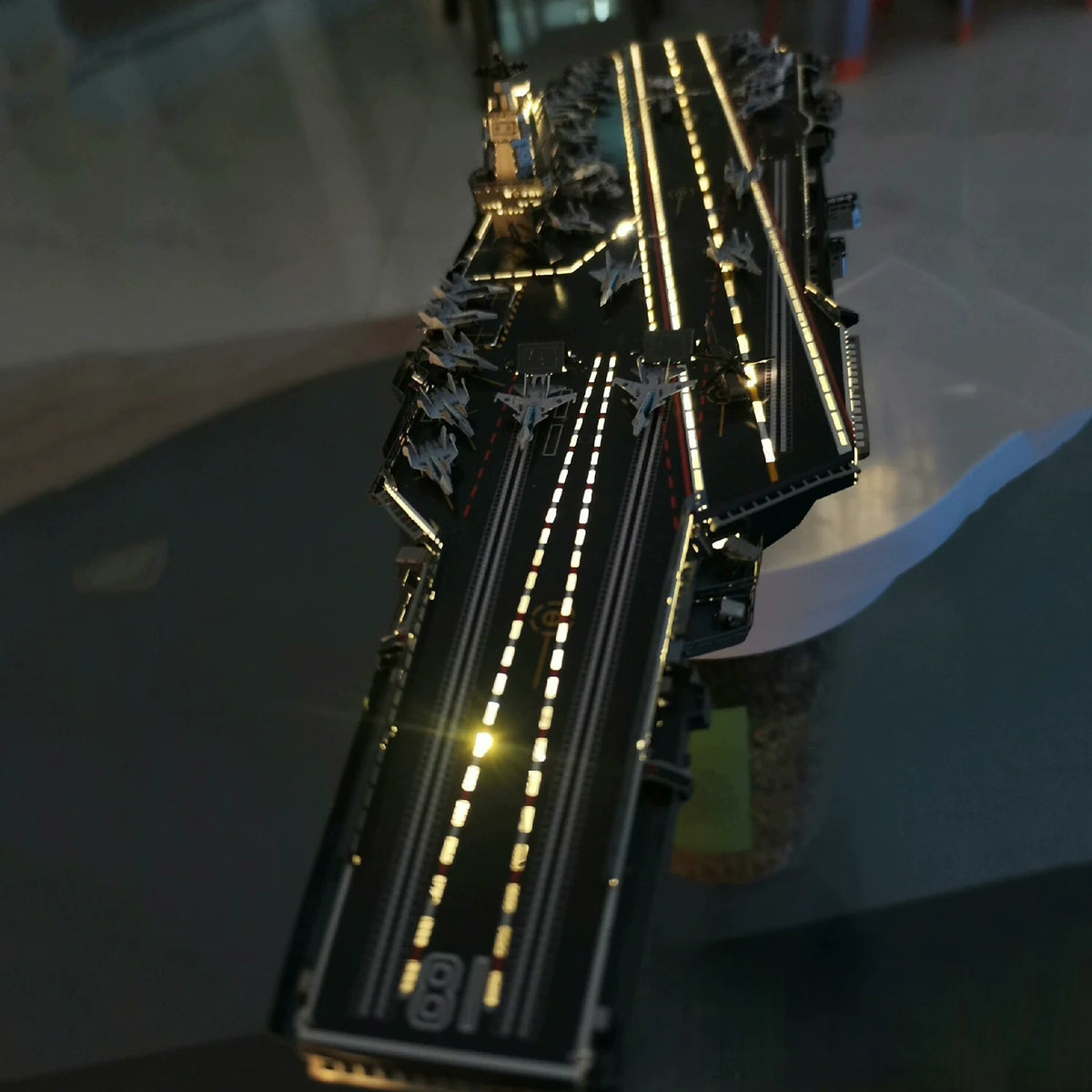1/1000 Scale Fujian Aircraft Carrier Model 33cm Made of Metal Equipped with Lights Ships Static Model Ship Toy Ornament