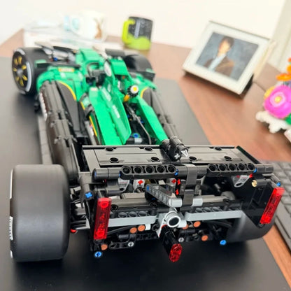 2026 New Hot Toys 1547pcs Track Racing Driver Racing Aramco Car Car Building Blocks Puzzle Model Birthday Ornament Gifts