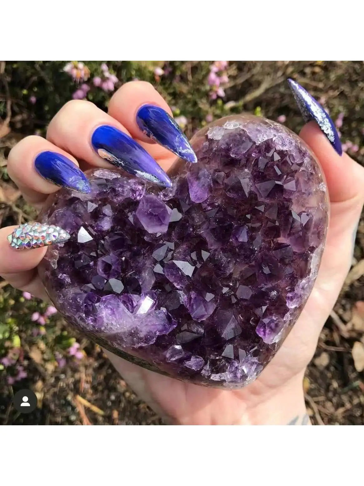 Brazilian Deep Amethyst Cluster Love is used to relieve stress, attract peach blossom luck, and give gifts for the school season