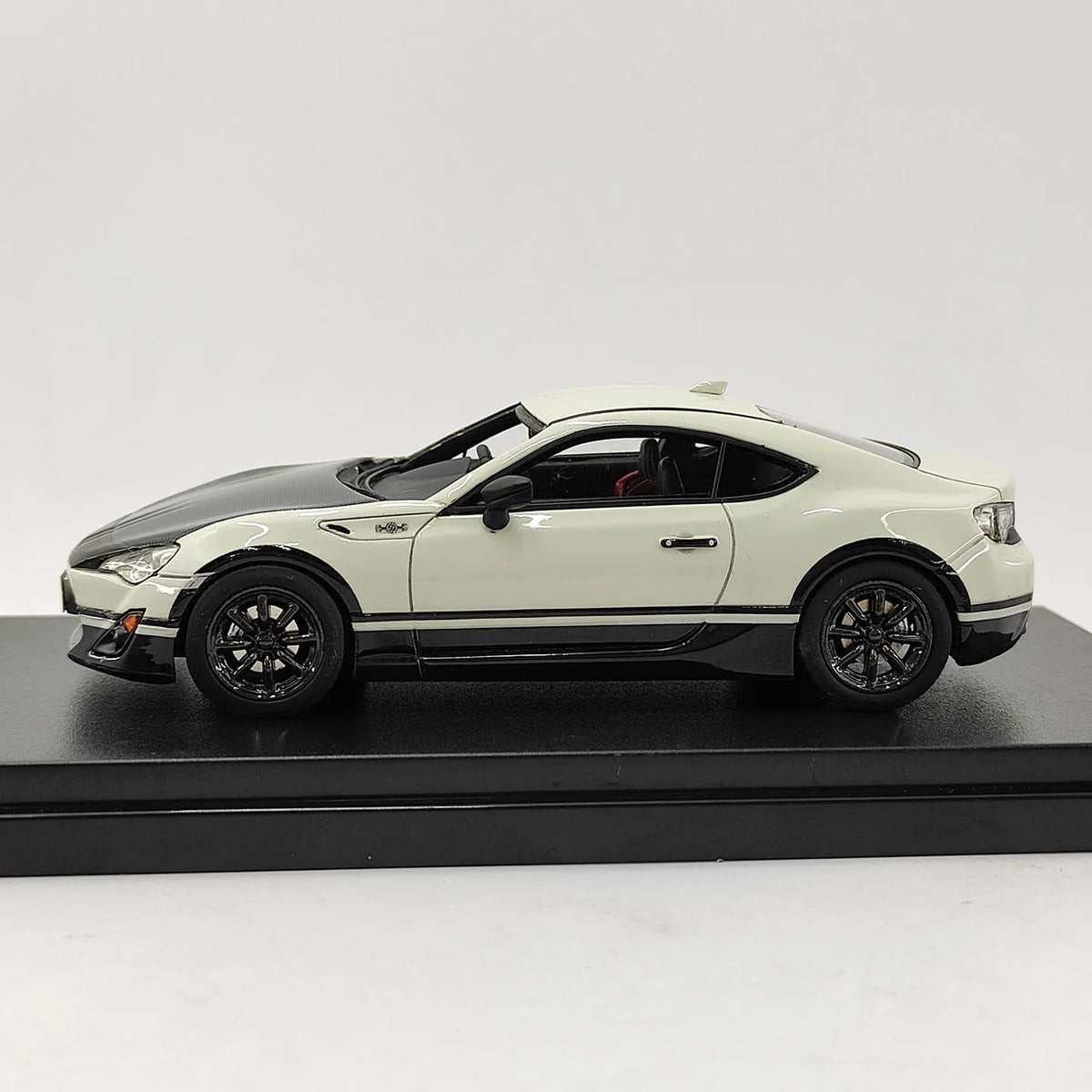 Diecast MODELER'S 1:43 Scale FT86 Meets MD43224 Alloy Car Model