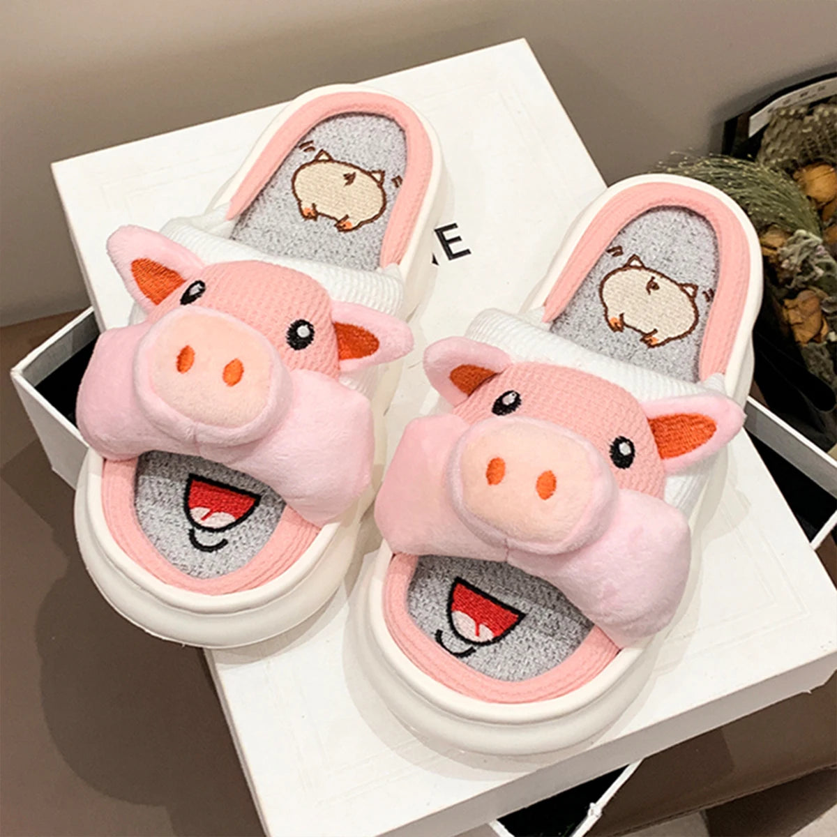 Mo Dou All Senson Designer Slippers Cute Cartoon Lovely Animals Bedroom Cotton Home Shoes Indoor Thick Sole Couples Men Women