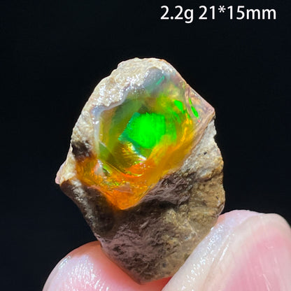 Natural Rare Colorful Ethiopia Opal (Need In Water) Gem Mineral Healing Quartz Crystals Gemstone Shooting Under Lighting