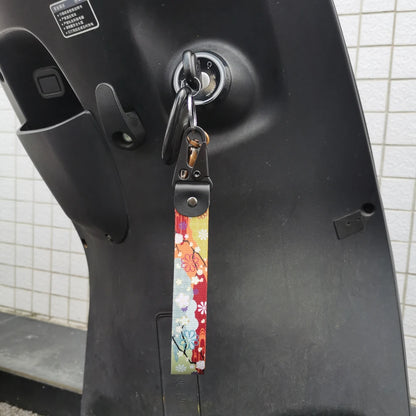 Newest Japanese JDM Modified Culture Seal Eagle Beak Clasp Wrist with Key Clasp Keychain Key Ring For Lonely Driver