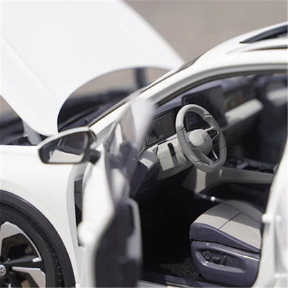 New 1:18 2025 VW Tiguan L PRO SUV Alloy Car Model Diecast Metal Vehicles Car Model High Simulation Childrens Toy Gift Decoration
