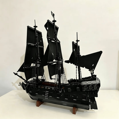 Ready Stock 2862Pcs Pirate Ship Building Blocks Set with 9 Minifigures, Home Decor Ornament Model, Holiday Gift