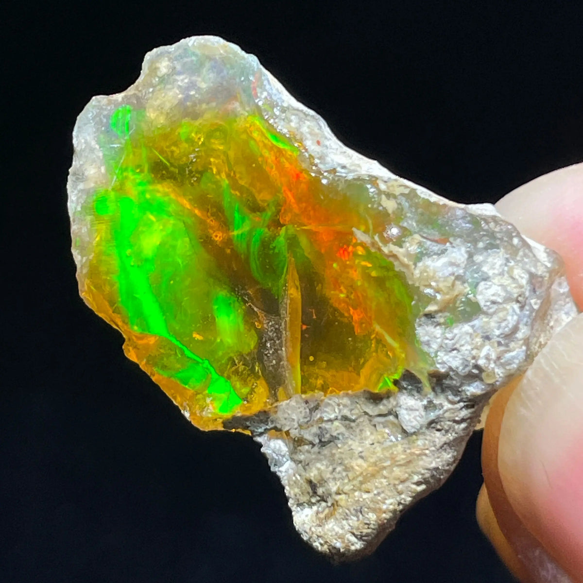 Natural Rare Colorful Ethiopia Opal (Need In Water) Gem Mineral Healing Quartz Crystals Gemstone Shooting Under Lighting