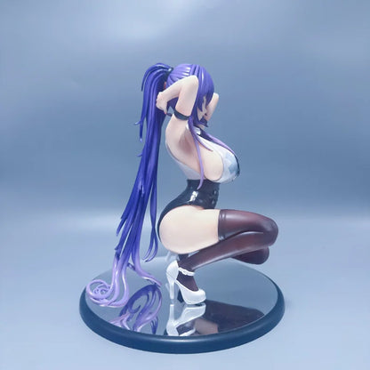 Yuna sauce beautiful girl squatting cute animation GK model statue tide play figure gift ornament in the spot office