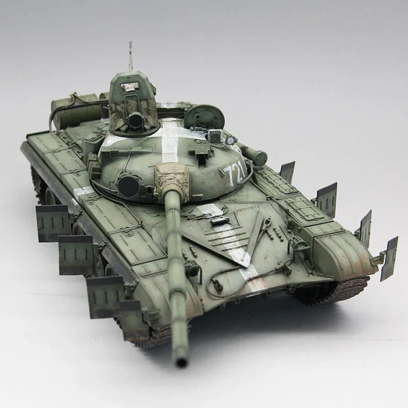 Amusing Hobby 35A052 1/35 Russian Main Battle Tank T-72 "Ural" Full Interior Kit Collection Military Assembled Tank Model Kit