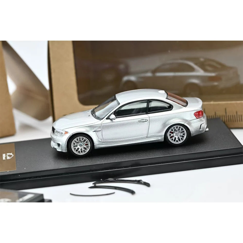 7CM Model 1/64 1M Coupe E82 Model Car Vintage Cars Diecast Vehicle Collection Model With Display Case Gifts for Adults