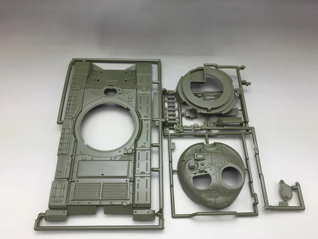 Trumpeter 1/35 Scale Assembly Model Russian T-72B Armored Army Main Battle Tank Kits With Electric Military Scale Model DIY Tank