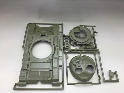 Trumpeter 1/35 Scale Assembly Model Russian T-72B Armored Army Main Battle Tank Kits With Electric Military Scale Model DIY Tank