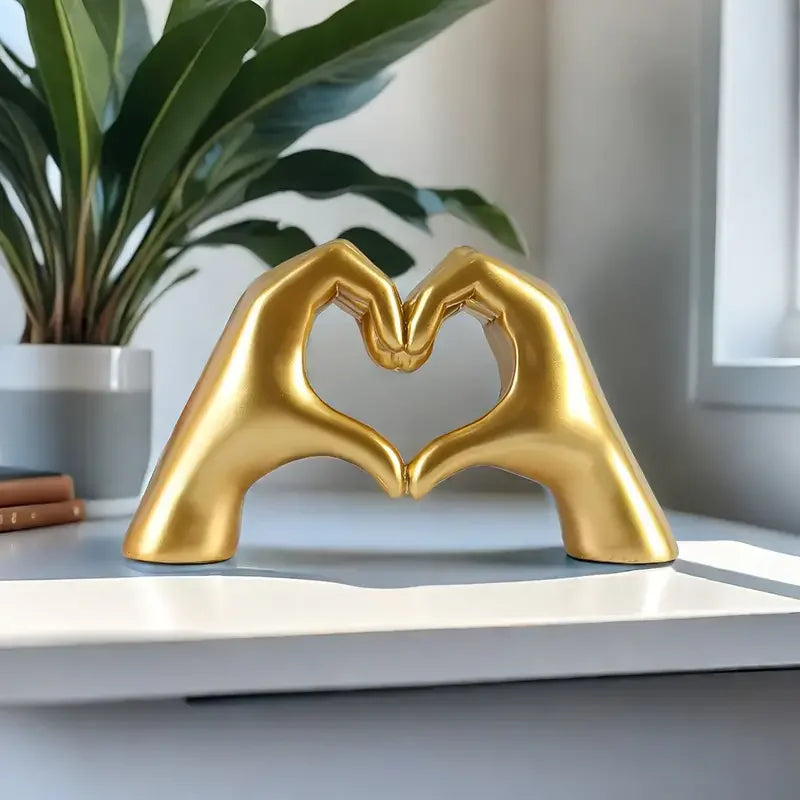 1PC Golden Heart Hand Statue, Mini Resin Valentine/Birthday Gift for Bedroom/Office/Entryway Decor w/Gift Box