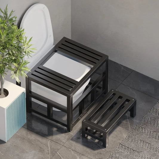 The toilet seat is changed to a squatting toilet squatting pit artifact. The toilet seat is changed to a squatting toilet