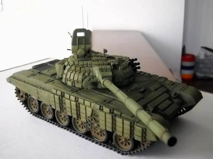 Trumpeter 1/35 Scale Assembly Model Russian T-72B Armored Army Main Battle Tank Kits With Electric Military Scale Model DIY Tank