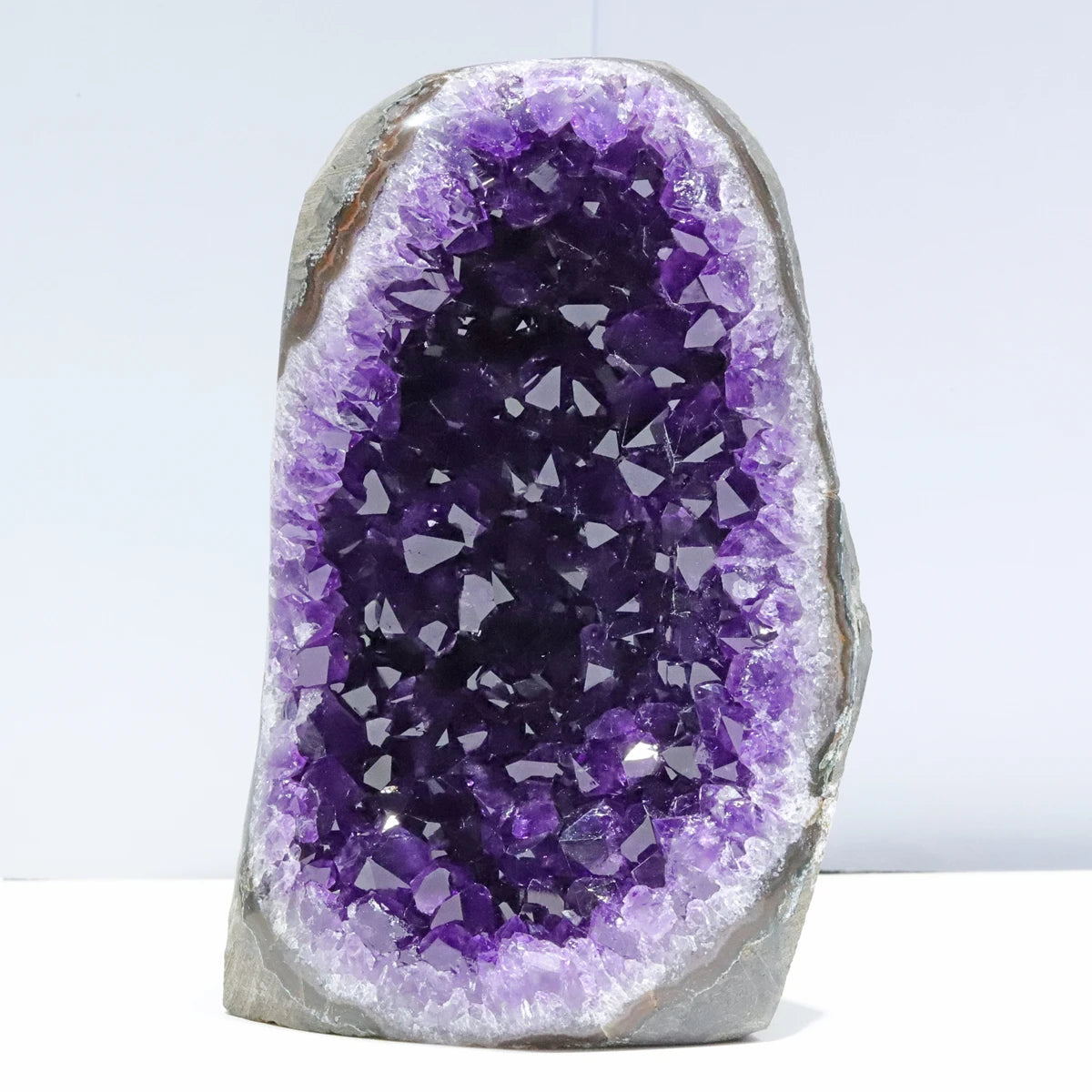 Natural Amethyst Geode Purple Crystal Quartz Cluster Dream Energy Healing Thunder Egg Wholesale Home Decoration