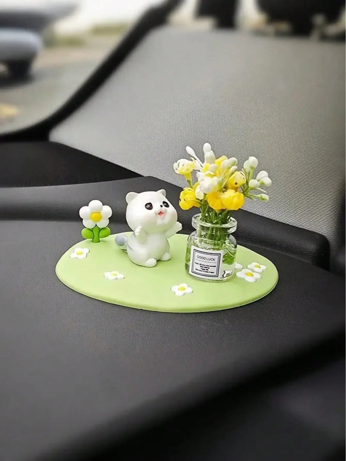 Cute Creative Daisy & Clover Pads | Mini Car & Desktop Ornaments | Perfect for Car Interior Decoration
