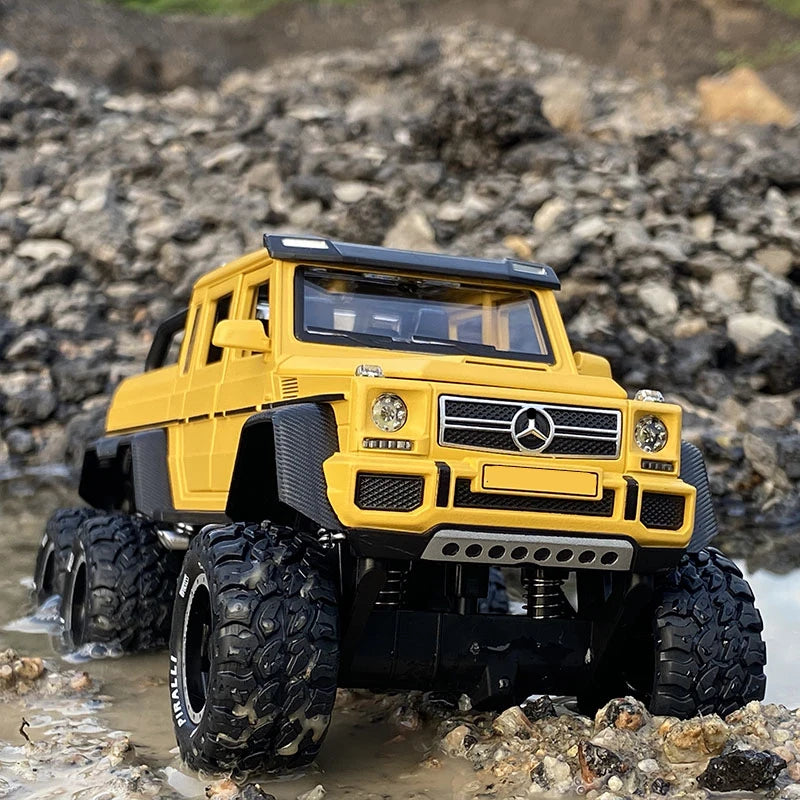 1:28 G63 G65 6*6 Big Tyre Alloy Pickup Car Model Diecast & Toy Metal Off-Road Vehicles Car Model High Simulation Childrens Gift