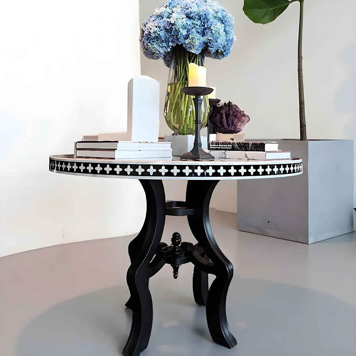 H5.26 light luxury round solid wood dining table dining table lobby display stand painted coffee table