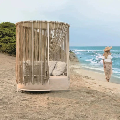 Outdoor bed Garden courtyard Round sofa bed Hotel resort Open-air creative rattan recliner Waterproof and sunscreen