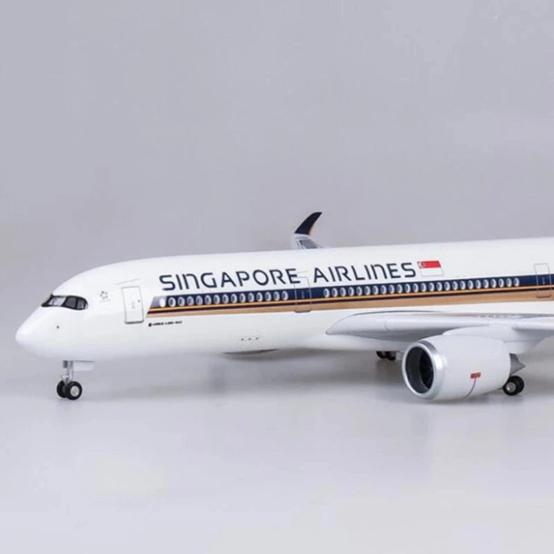 Singapore Airlines 47CM 1:142 Scale Model Aircraft A350 Airbus LED with LED Light(Touch or Sound Control) for Collection or Show