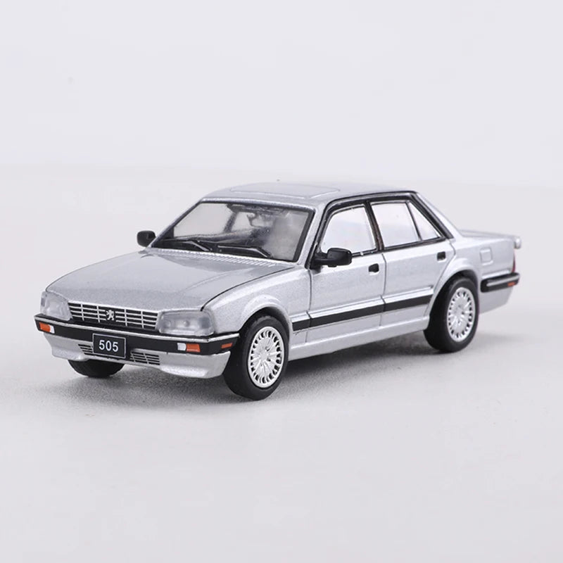 DCT 1:64 505 Sedan Alloy Model Car