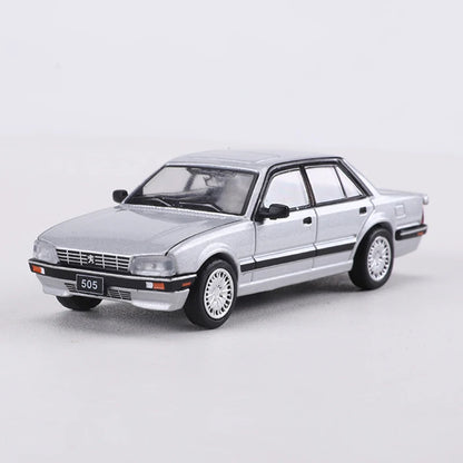 DCT 1:64 505 Sedan Alloy Model Car